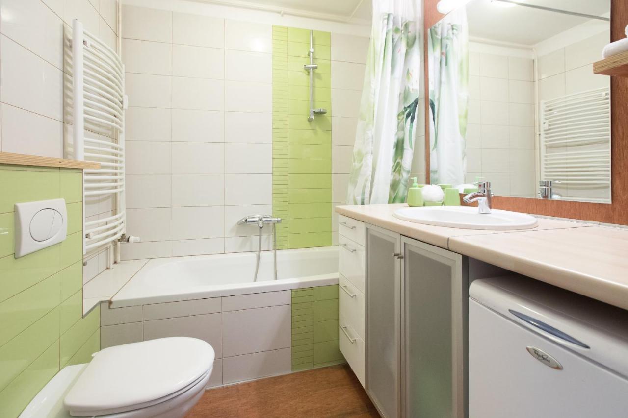 Point Apartment *