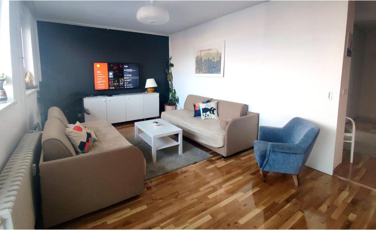 Apartment Point *